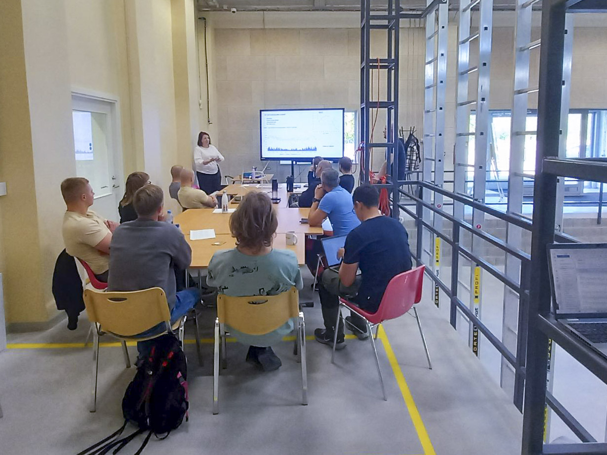 20250924_200 (1).jpg